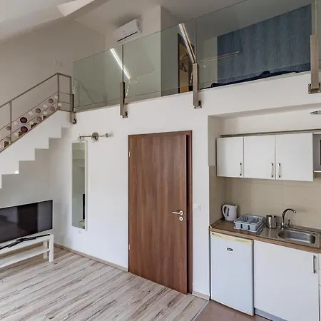 Apartament Prtr W/ Free Parking *