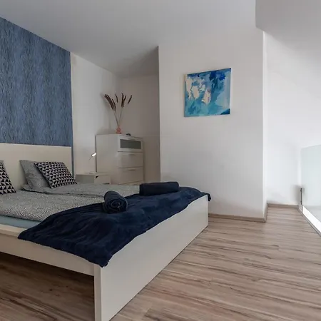 Lägenhet Prtr W/ Free Parking *